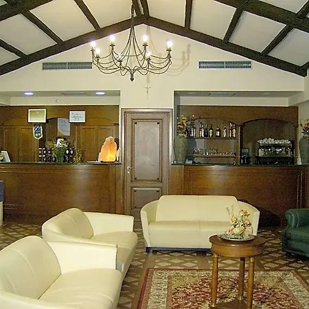Hotel La Di Castromediano - Al Becco Della Civetta Castelmezzano