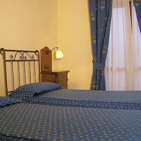 Hotel La Di Castromediano - Al Becco Della Civetta Castelmezzano